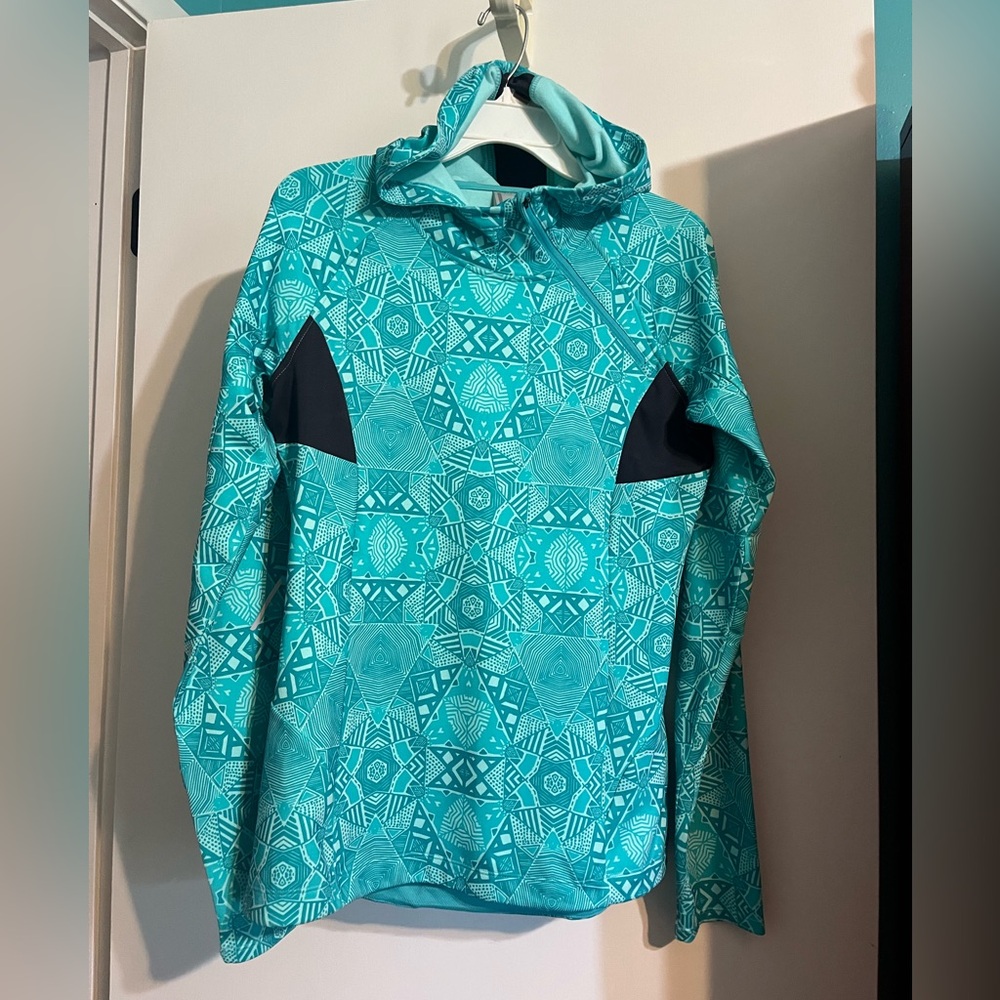 Mondetta athletic lightweight hoodie. Size medium. EUC.